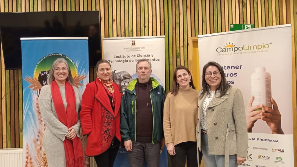 Lee más sobre el artículo CampoLimpio organiza seminario sobre gestión sostenible de residuos agrícolas en Valdivia