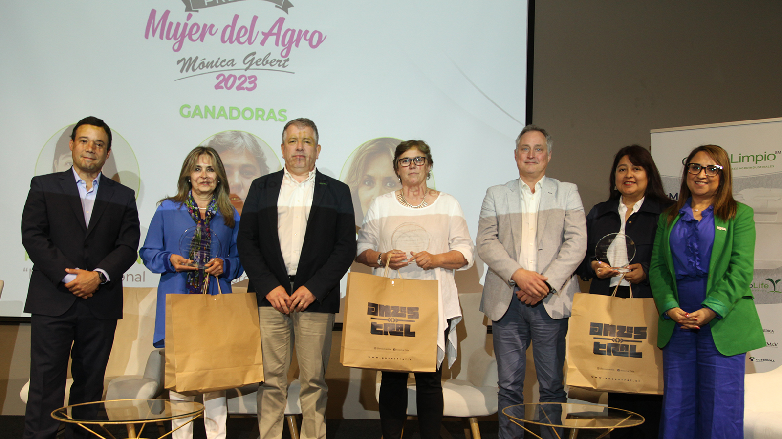 Lee más sobre el artículo Ceremonia de premiación del Mujer del Agro Mónica Gebert 2023